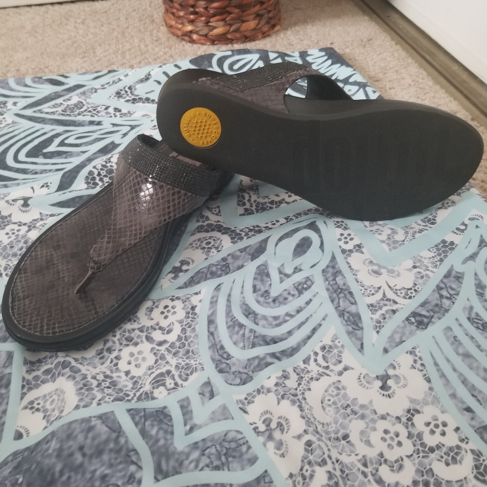 Sandals - Picture 3 of 4